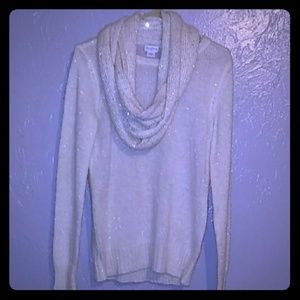 NEVER WORN Jaclyn Smith white sweater w/ scarf SM.